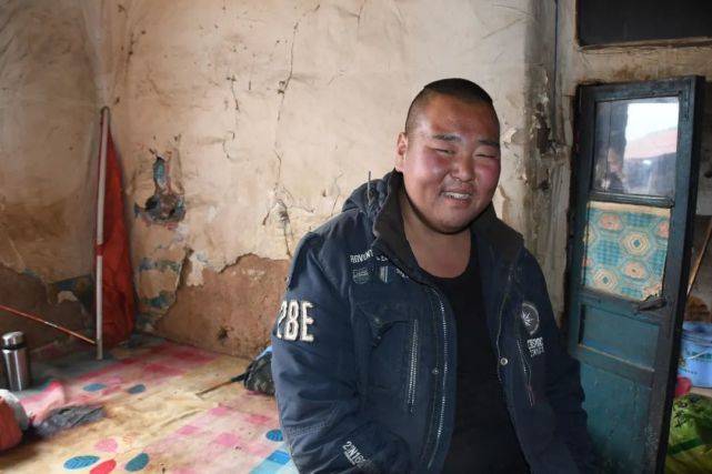 “傻”母亲拉扯智障儿子|清水慈善帮扶困难家庭