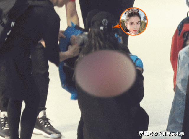 baby杨颖女儿小海绵近照曝光,这长相,网友吐槽杨颖的做法