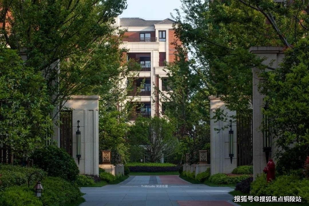 中海阅麓山!中海阅麓山!真实报道!---火遍半个上海!