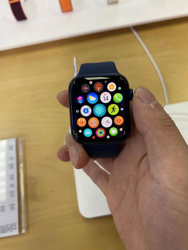 苹果最新手表s6,上手度体验如何?