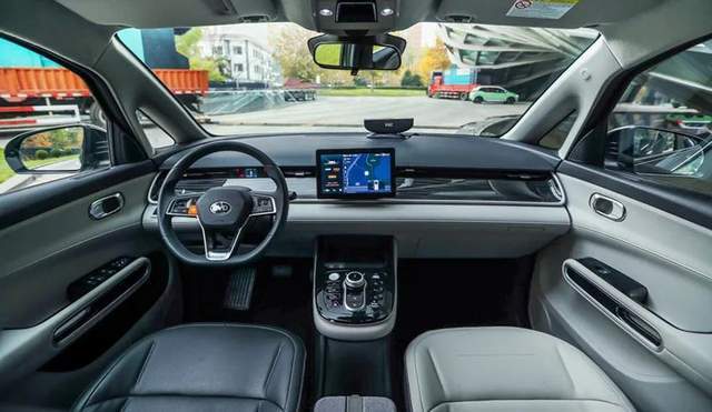 这一步走得比丰田快 比亚迪布局出行推出滴滴专用车d1