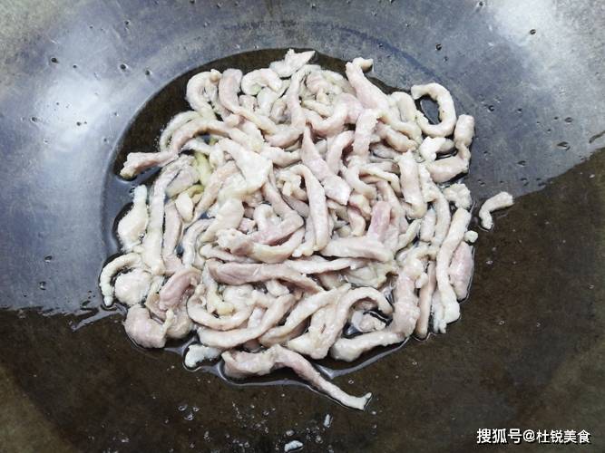 炒肉丝怎么上浆 80192d07a46b4ca89ae31041a7ee5ad1.jpeg