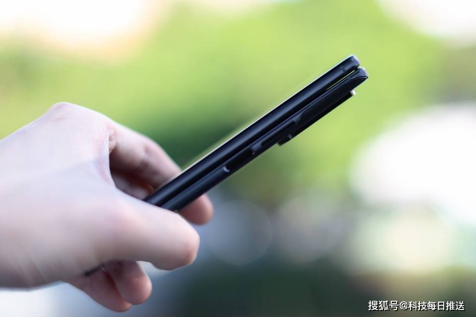 机身|三星 Z Fold 2 5G真香体验：这才是折叠屏完全体