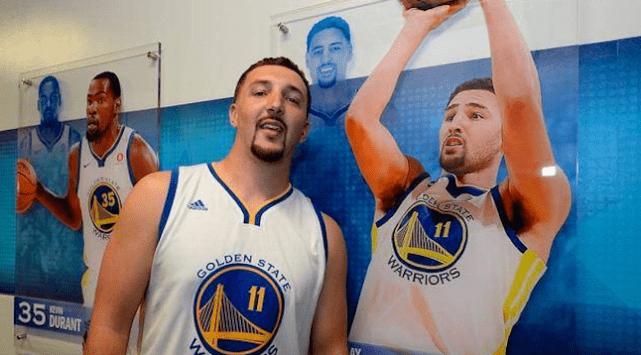 散落在民间的山寨版NBA球星：科比真假难辨 姚明变瘦？