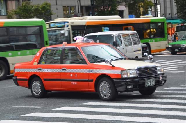 丰田jpn taxi 定制出租车的典范 从乘客为尊到以客