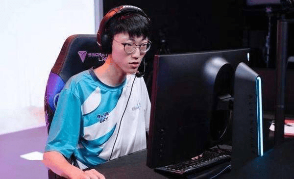 英雄联盟战队世排名_LOL全球战队排行榜来了,前5名LPL占了4个,而RNG的排名(2)