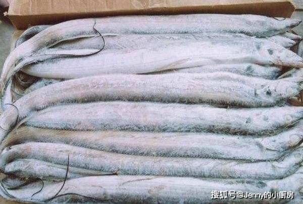 怎么挑选冰鲜带鱼 dbaf6905443d44469ab17fdc861cd1db.jpeg