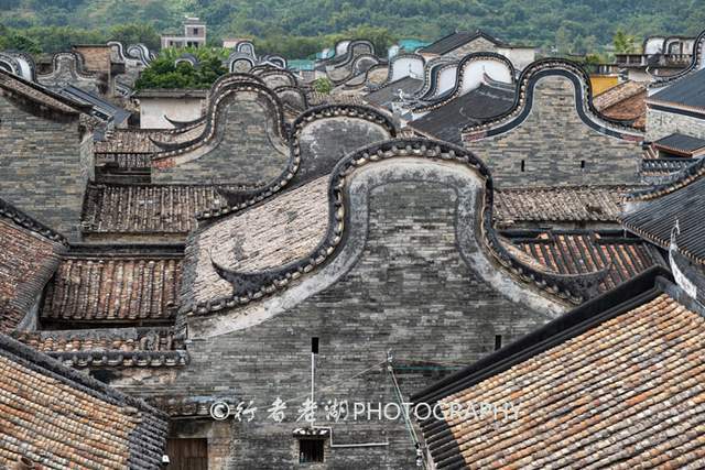 五家一邻，五邻一里，朱熹后人隐居清远古村，建房讲风水，邻里分高低