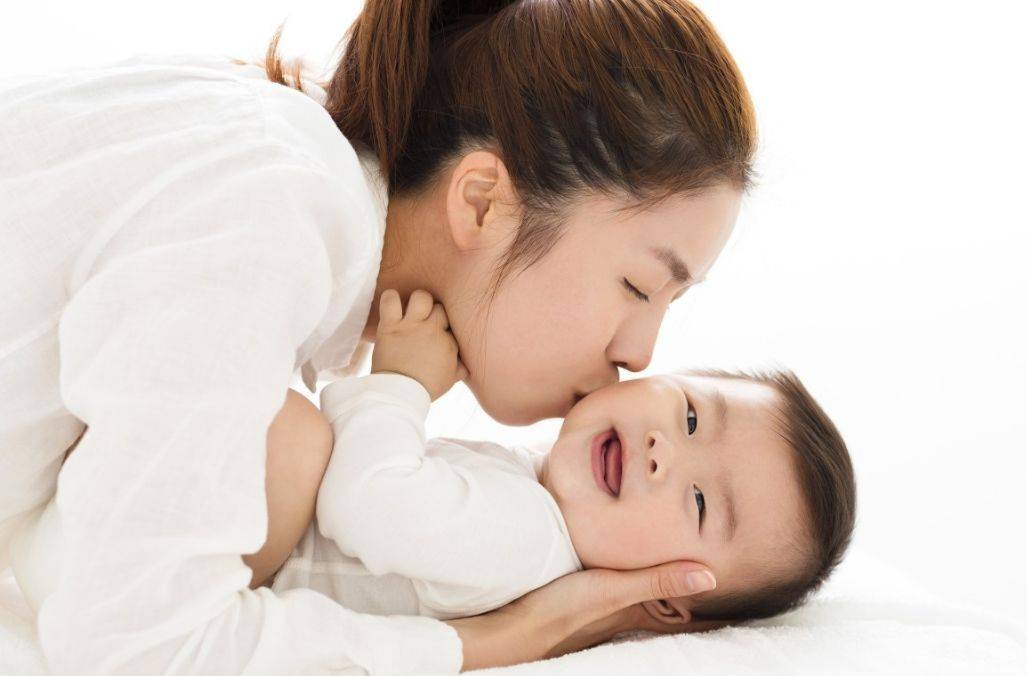 宝宝几个月会笑会认人 42556e8edcdd4d3b8f65430e64c17bad.jpeg