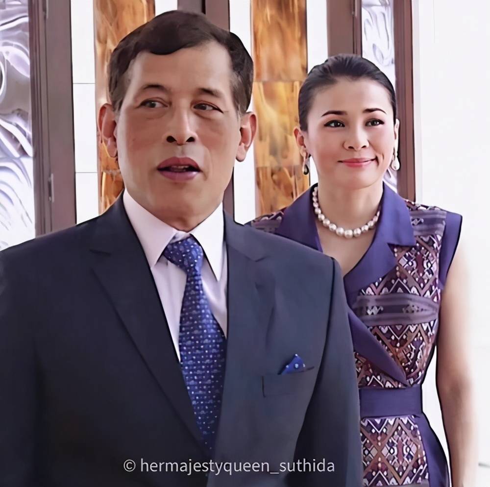 诗妮娜被曝和西拉米一样大尺度的照片,这是要迈前王妃