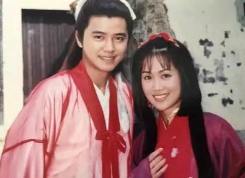 從港姐到TVB女星，韋小寶最美的「老婆」，51歲內地走穴撈金，身形發福似大媽 娛樂八卦吃瓜 第1张