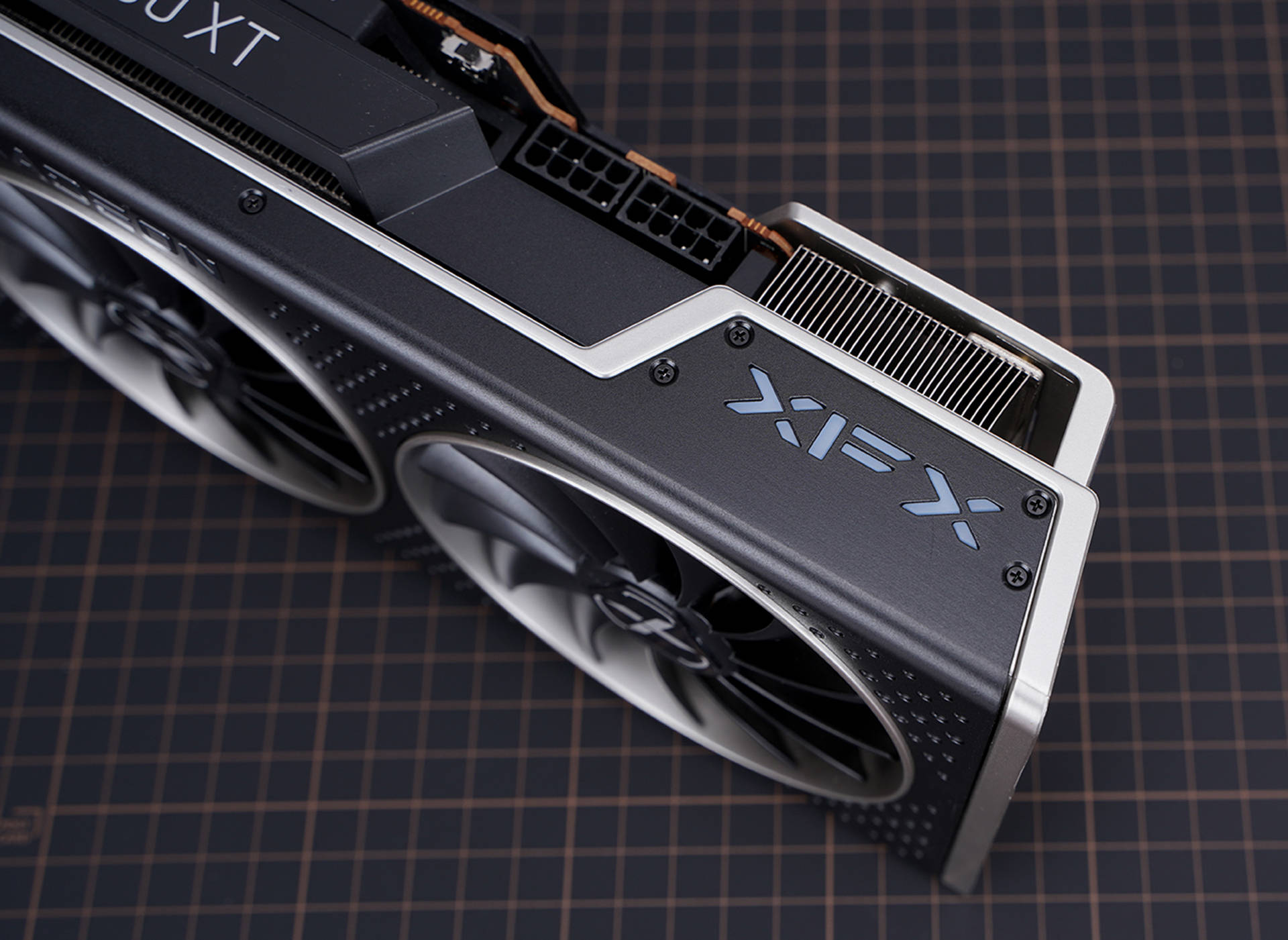 -bit|非公版更强 讯景XFX RX6800 XT海外版显卡评测