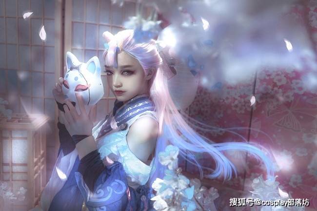 cos:猫影幻舞貂蝉,发光的剪刀腿
