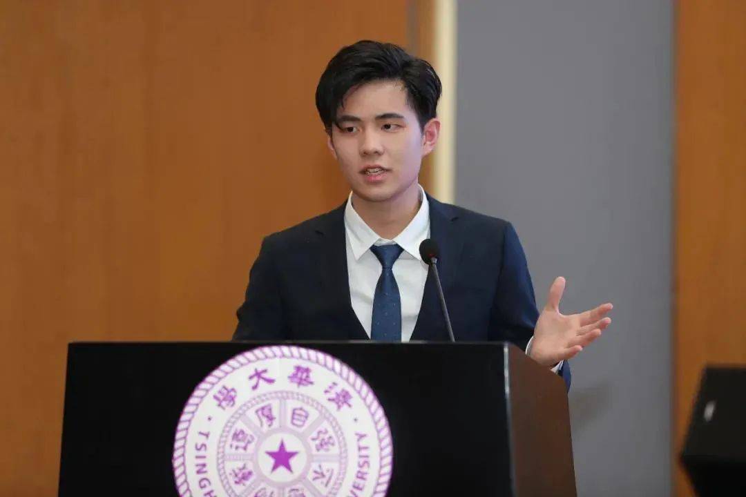 清华大学1张偷拍照流出：放纵成瘾的年轻人，早
