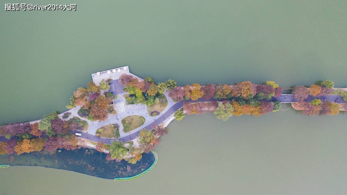 原创 南京玄武湖，免费的4A景区，从这里可以登上城墙赏景