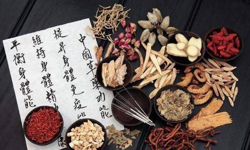 中药如何治疗肿瘤？这四大作用，帮助患者延长生存期