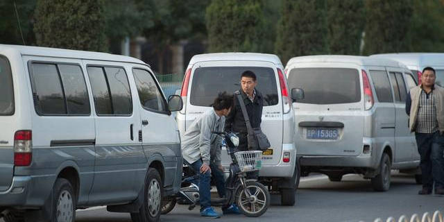 带面包车招聘_高两米的货架面包车能装下吗 私家车可不可以装货架(4)