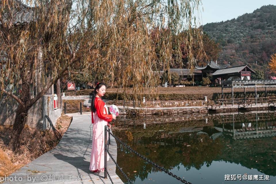 武汉深秋初冬最美的山村，层林尽染，浪漫唯美，很多游客却不知道