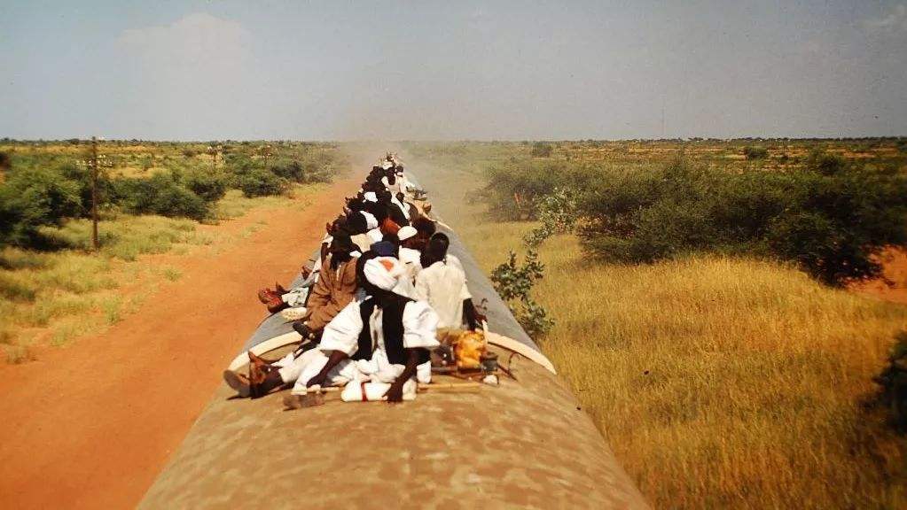 gdp300亿美金国家_江苏gdp破10万亿图片(3)