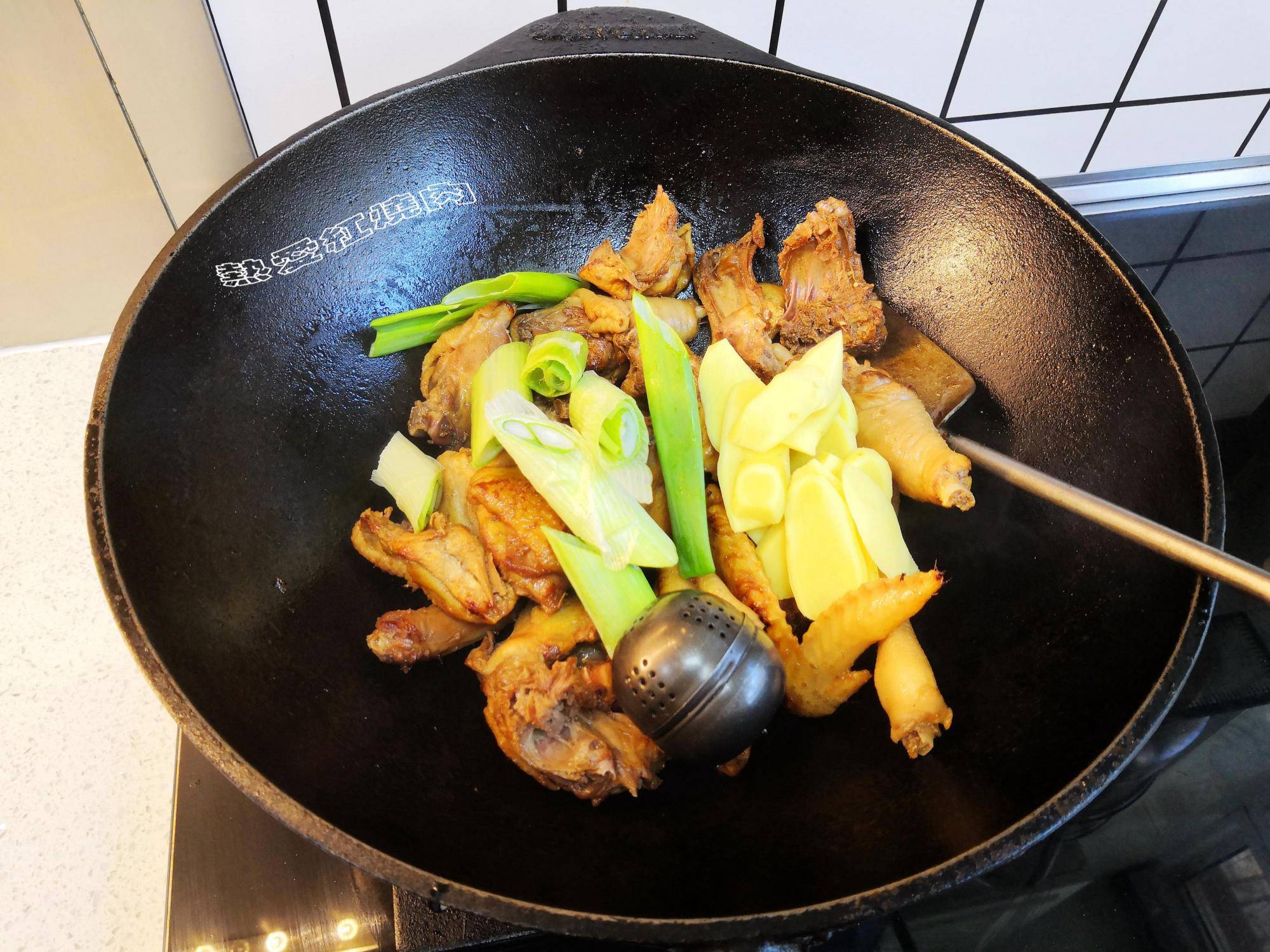 什么鸡最适合炒着吃 a4c524de622d40ac921ac3ba34d3ffd4.jpeg