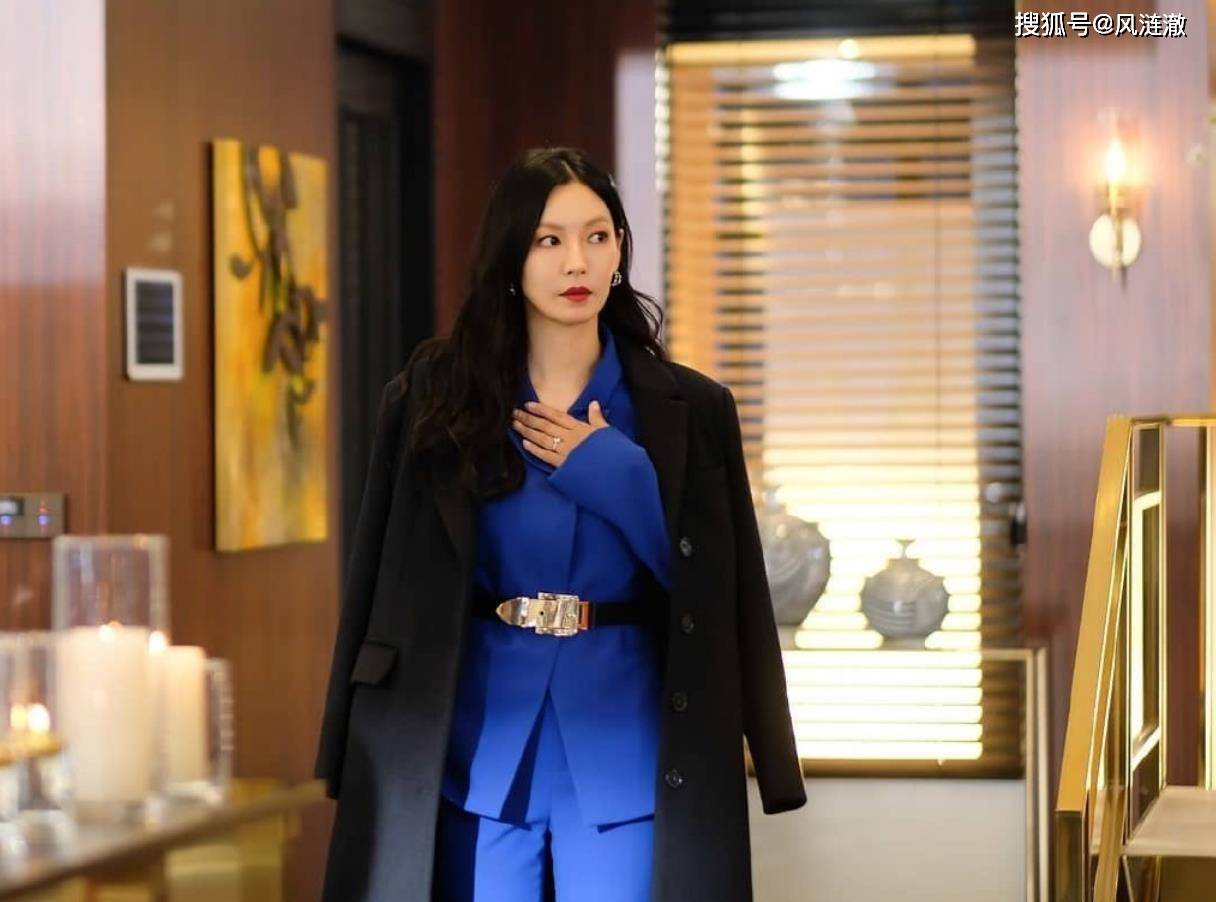 在韩综《running man》之顶楼竞赛中,金素妍以韩剧《顶楼》的主演身份