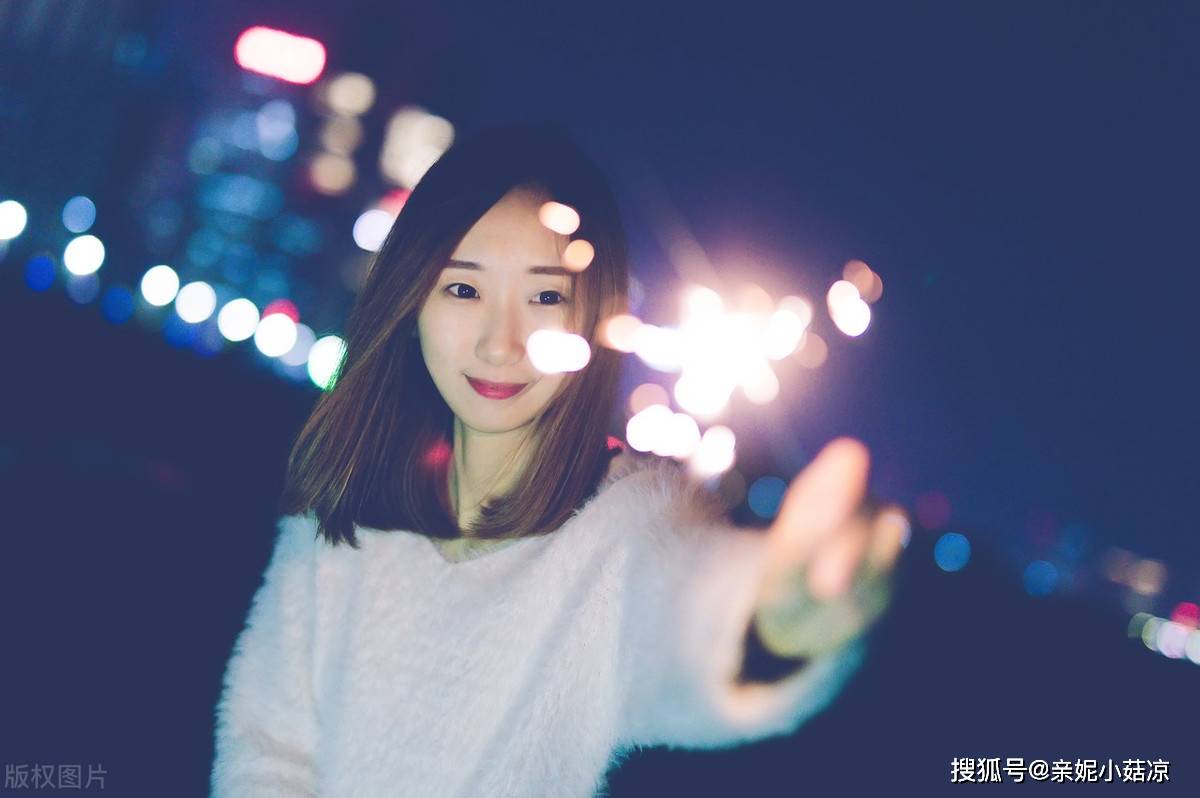 水瓶座女孩的长相 971170bbbe9940ea992970d9e779e2e3.jpeg