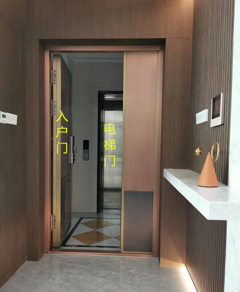 两户的户型会安装双开门电梯,保证业主私密性的同时,也能缩短入户动线