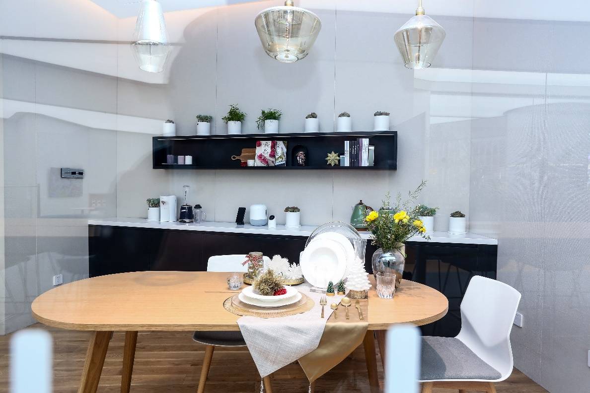 真车、熊猫、全屋智能…即将开业的华为成都旗