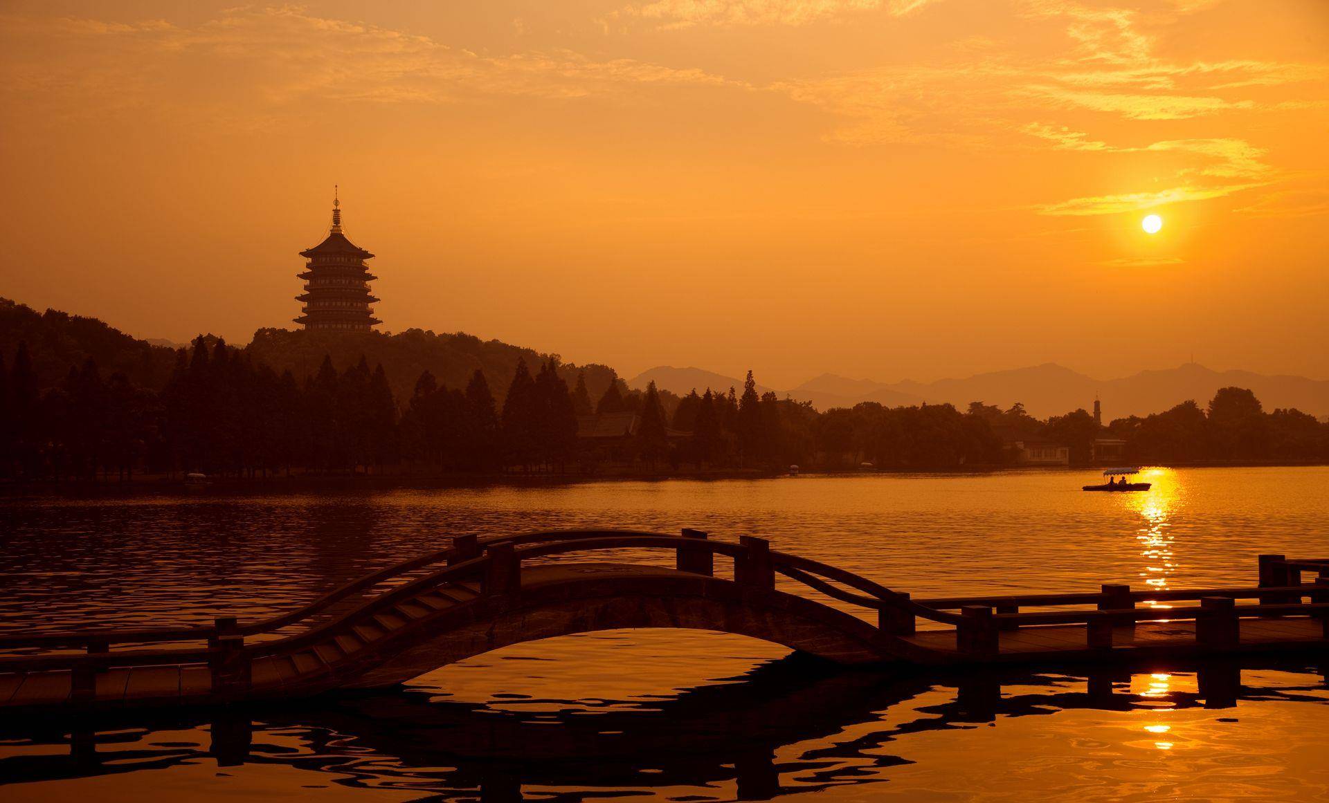 杭州西湖名气之盛,少有景点能够与之相比.