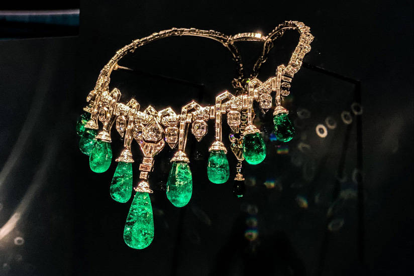 梵克雅宝珍贵宝石展追溯矿石到珠宝的迷人过程
