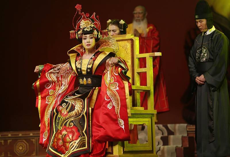 武则天:中国古代唯一的正统女皇帝"圣母神皇?