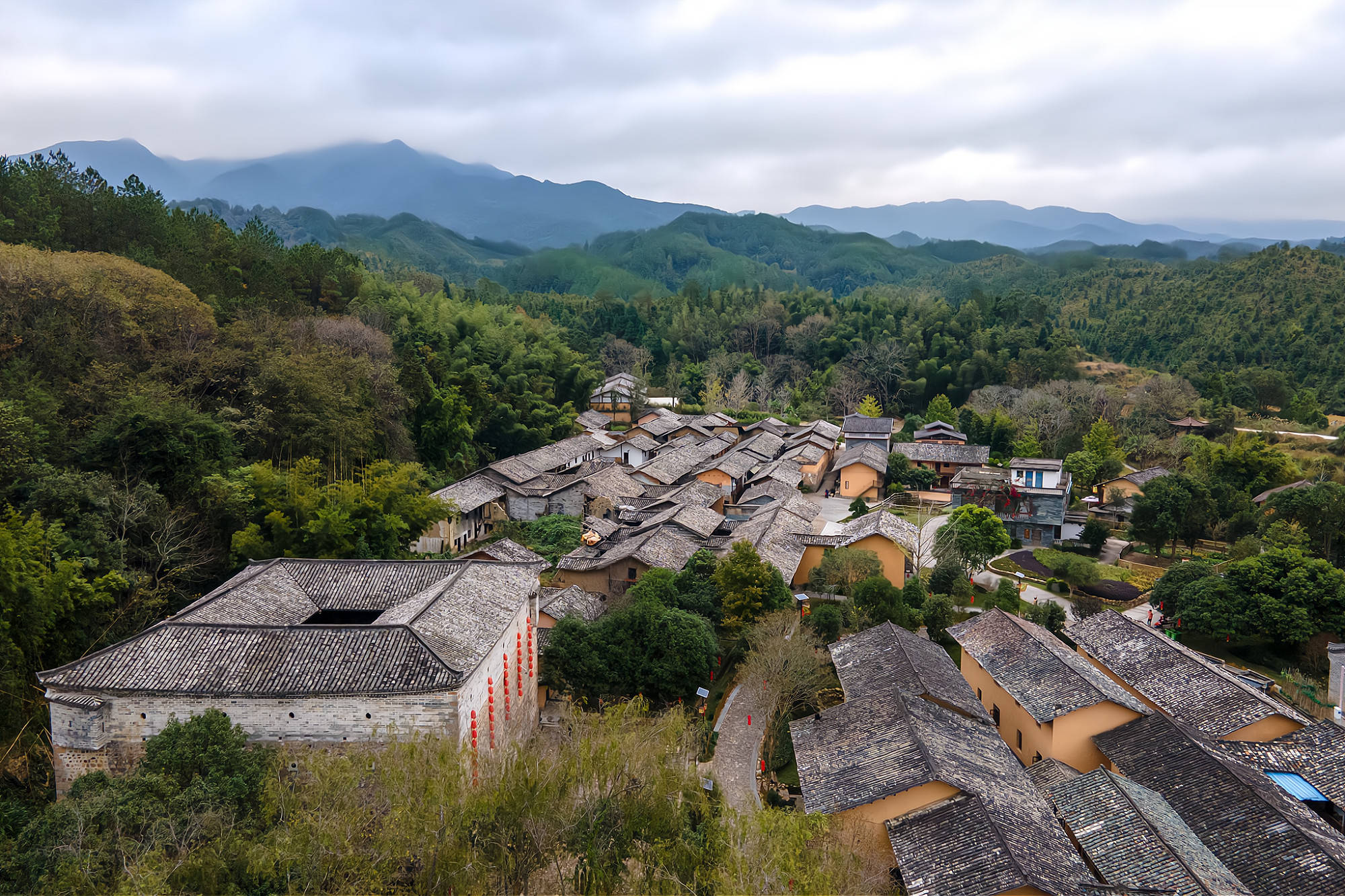 江西被忽略的宝藏旅游小城，被誉为“世界围屋之都”，就在赣南