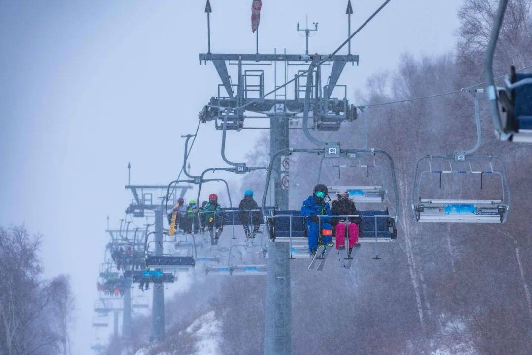 见学国际：被称为“白色”的滑雪究竟是一项怎样的运动？谈球吧体育(图6)