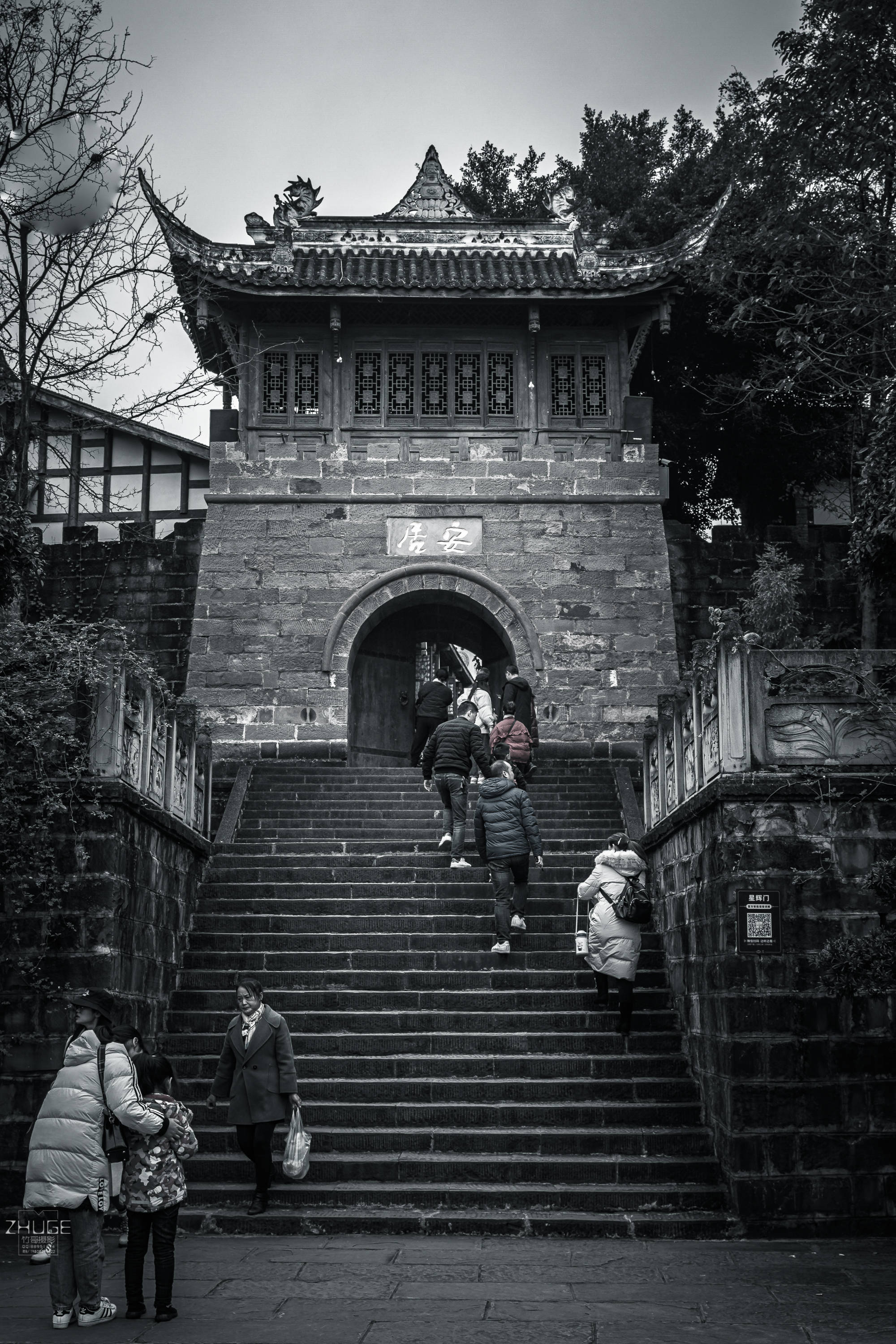 历史上的"安居八景"和"九宫十八庙"曾闻名遐迩,前来游山玩水的文人