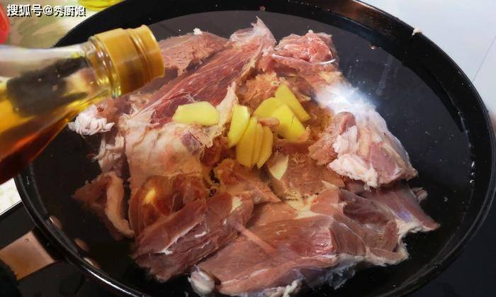 怎样炖羊肉软烂无膻味 1267270ce08149d39dbb0fd1bd898820.jpeg