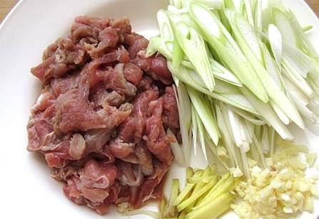 怎样把肉切丝 4e3a43c00325440db5cc58e78bc99897.jpeg