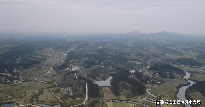 风水大师航拍留题风水名地,什么是丘陵脉小钳龙