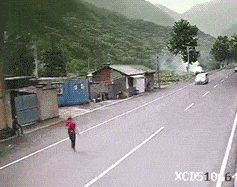 搞笑gif段子:这衣服不赖