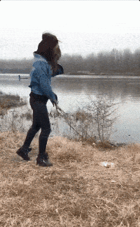 搞笑gif段子:看我的,哎哎我的鞋.