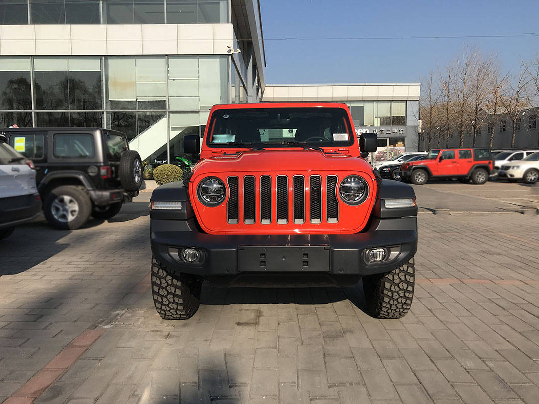 全新jeep牧马人熔岩红色实拍!中国红