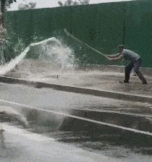 原创gif搞笑段子:我梦见我去剪头发,理发师给我整了个特别丑的发型