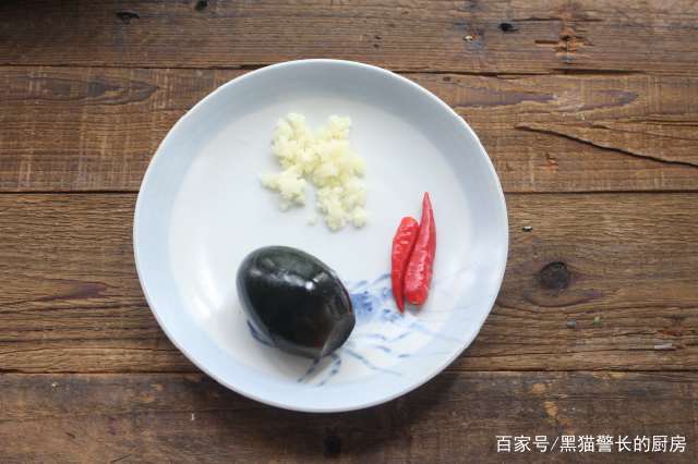 茄子怎么煮不费油又好吃 3df2a344cc164b2fa4bb9b08f187cd3b.jpeg
