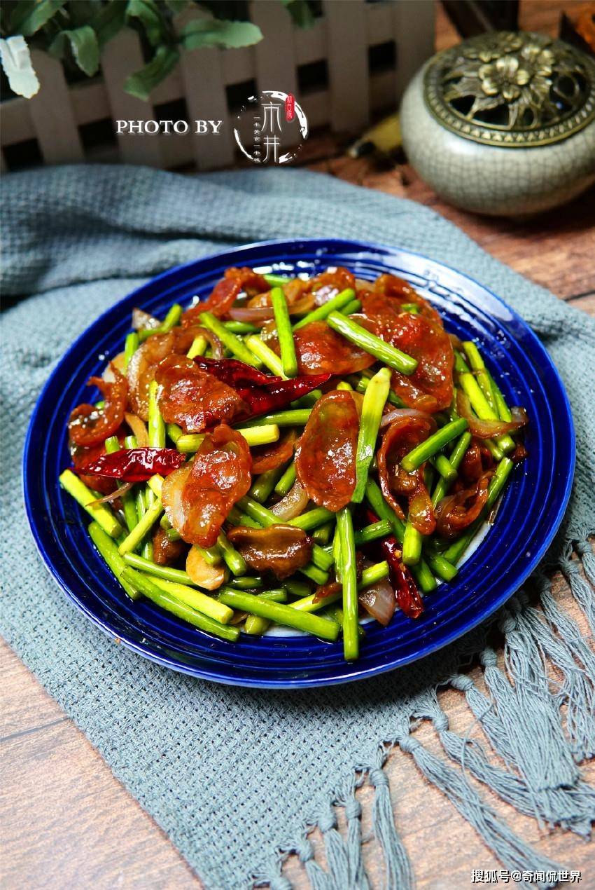 炒肉丝需要多放油吗 e306c0e8a75841be9c3699a4ccaa0c7f.jpeg