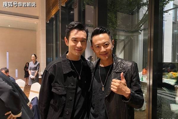 追光吧哥哥印小天跳舞太欢乐带着哥哥们魔性舞蹈超有趣