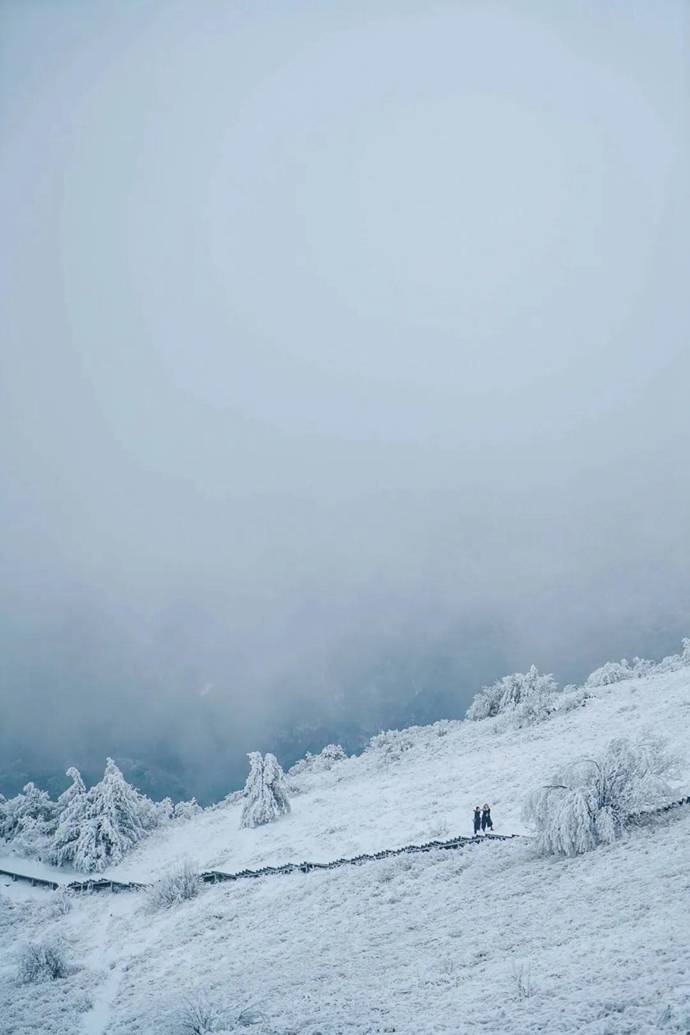 行走其间, 大有古代侠客在风雪中独行的豪壮.