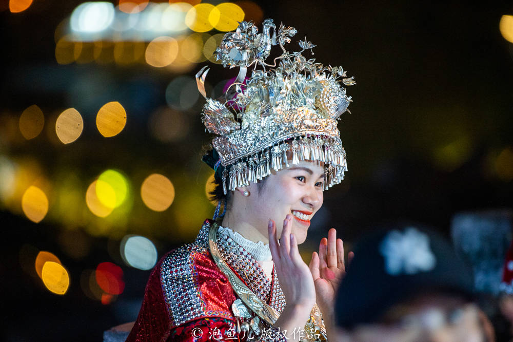租来的苗服不能自拍?贵州西江苗寨的小生意,一年忙8个月赚20万 租来的苗服不能自拍?贵州西江苗寨的小生意,一年忙8个月赚20万