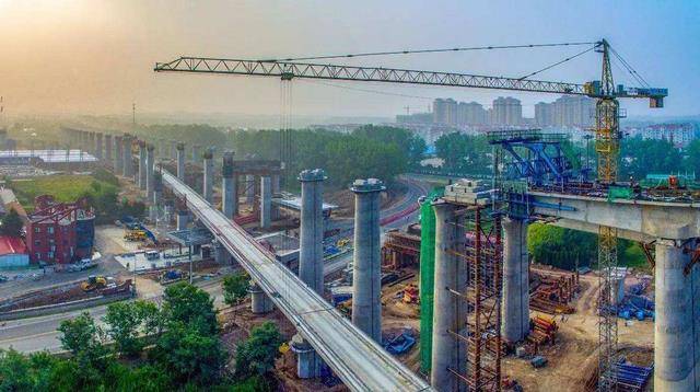 济南gdp超万亿了么_济南gdp破万亿图片(3)