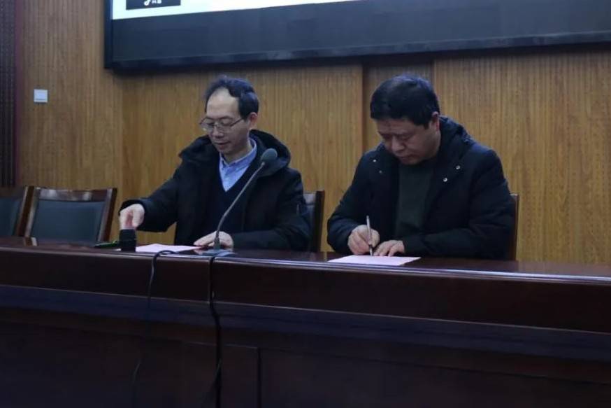 西安交通大学与河大附中签约共建优秀生源基地