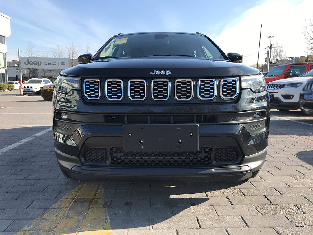 2021款jeep指南者新车到店实拍!高颜值外观,内饰更加豪华