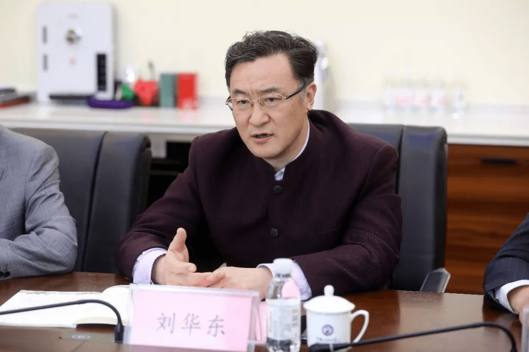 怎么才能当上一级调研员 b1d0fb20e2364f75a17c8de9d55407b8.png